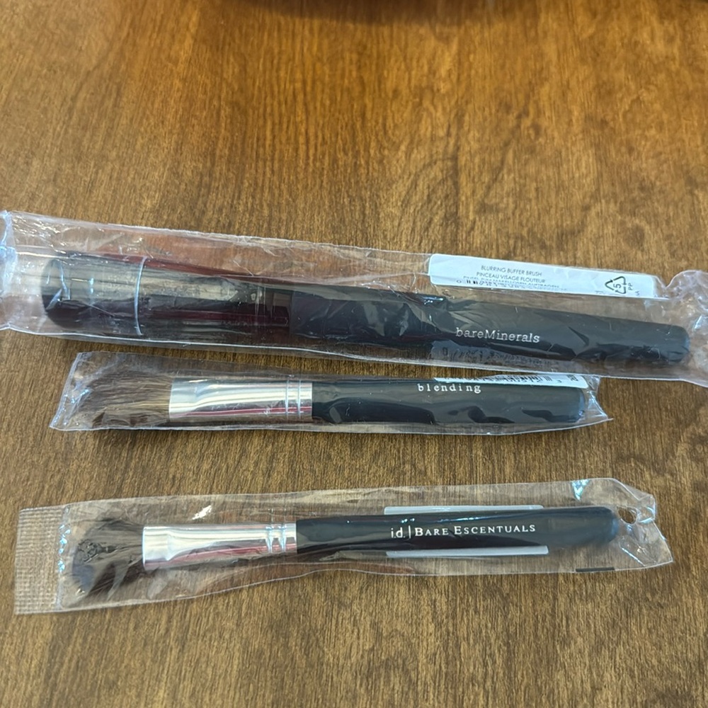 Set of bare minerals brushes